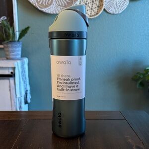 Rare Owala 24oz "WINTERGREEN" FreeSip Water Bottle! New!